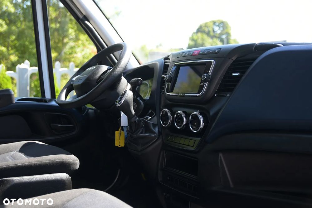 Iveco DAILY 35-180 3.0 Diesel 180KM * SKRZYNIA * HiMATIC * FULL BOGATE! * IDEALNY STAN! - 21