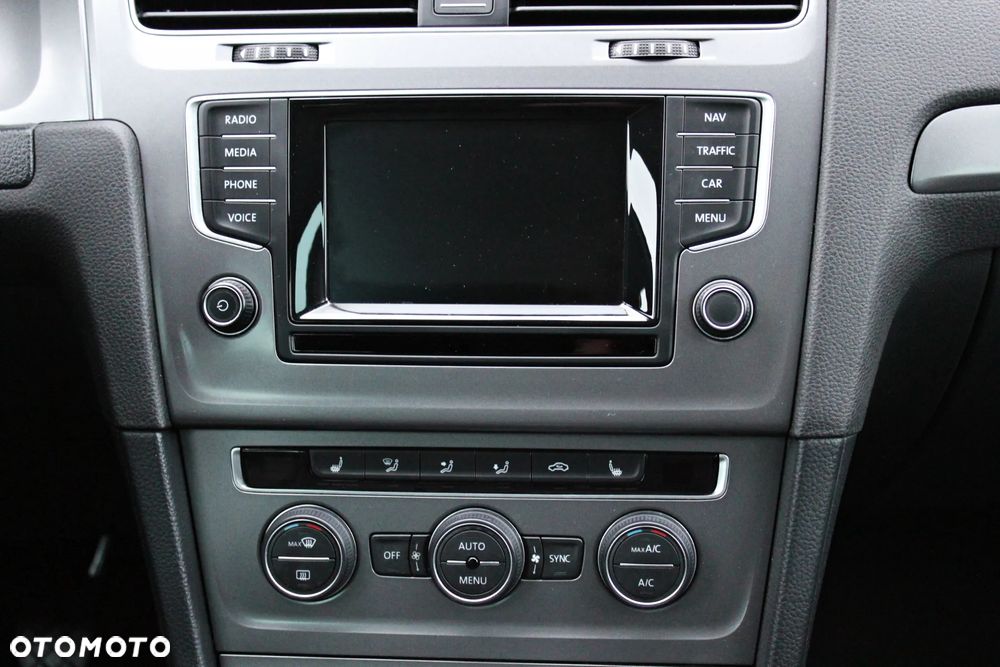 Volkswagen Golf - 21