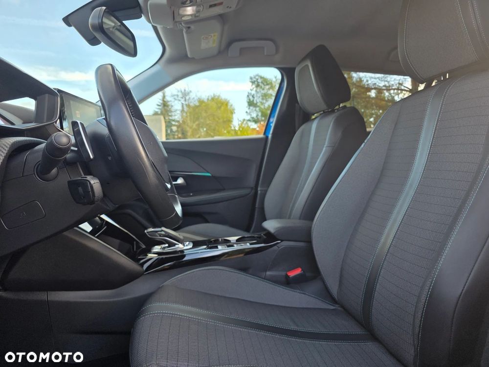 Peugeot 2008 1.2 PureTech Allure S&S EAT8 - 33
