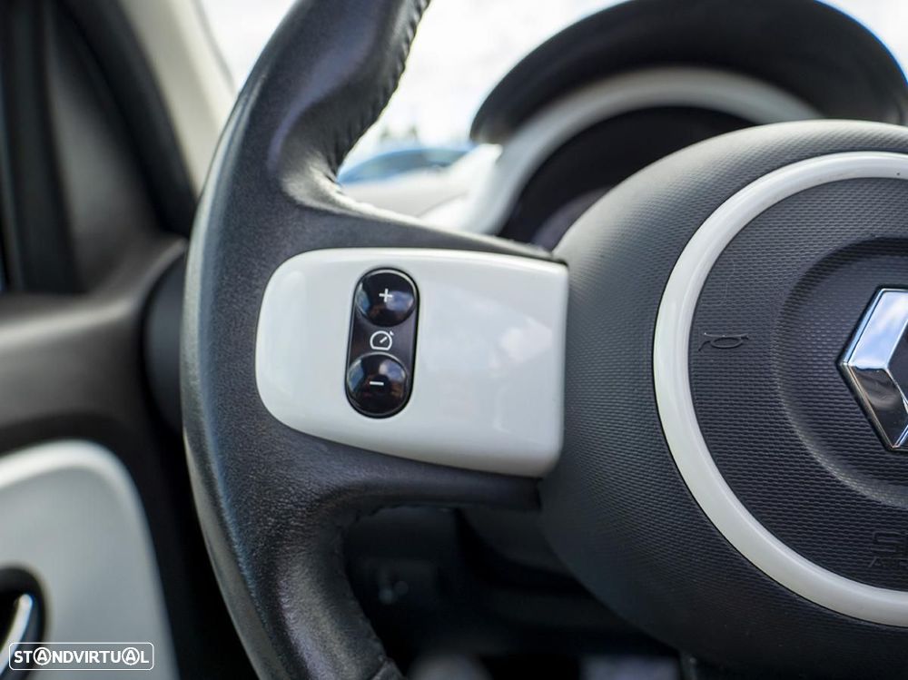 Renault Twingo Z.E. 22 Intens - 36