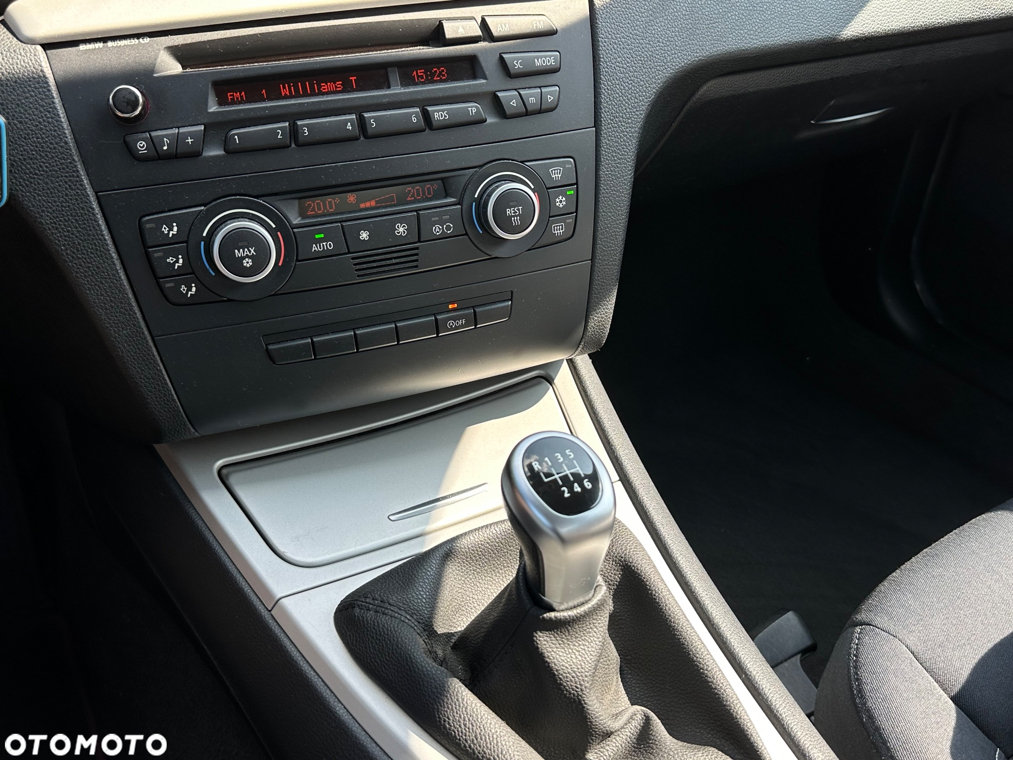 BMW Seria 1 120d DPF - 12