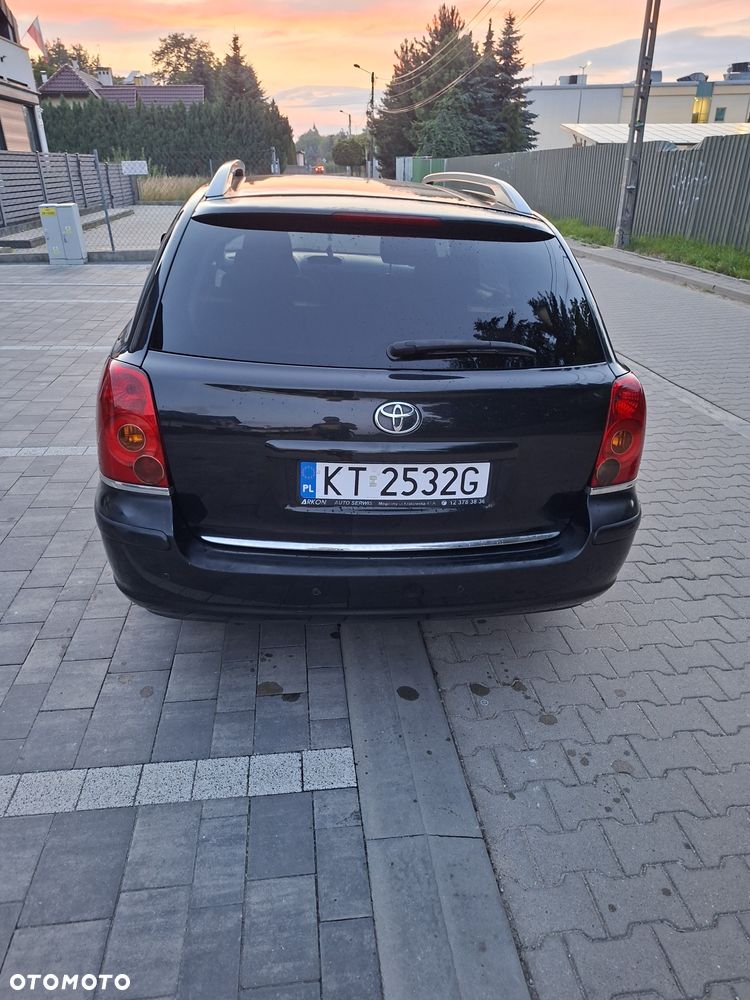 Toyota Avensis - 7