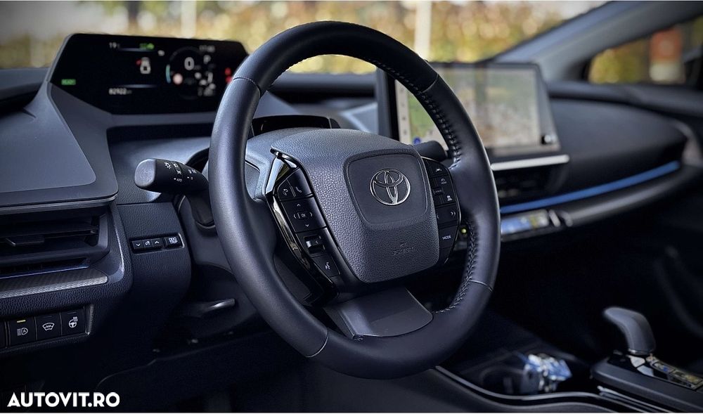 Toyota Prius Hybrid Advanced - 8