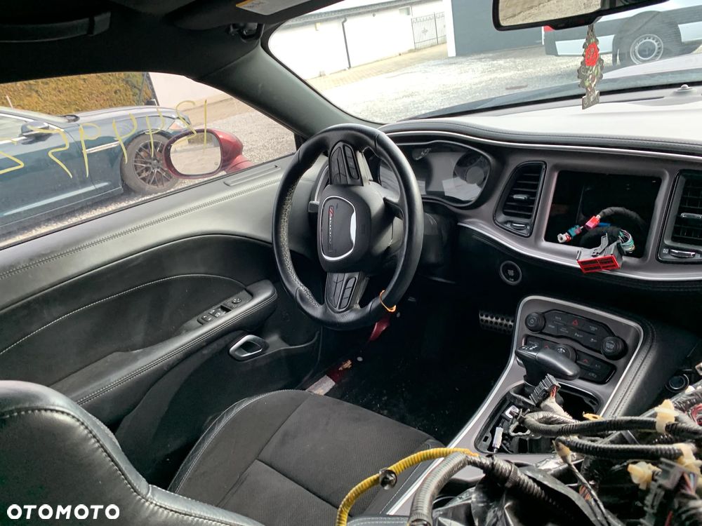 Dodge Challenger - 13