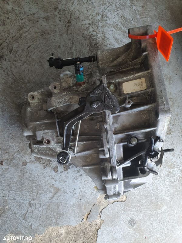 CUTIE VITEZE MANUALA 1.3 TCE RENAULT MEGANE 4 6TR. - 3