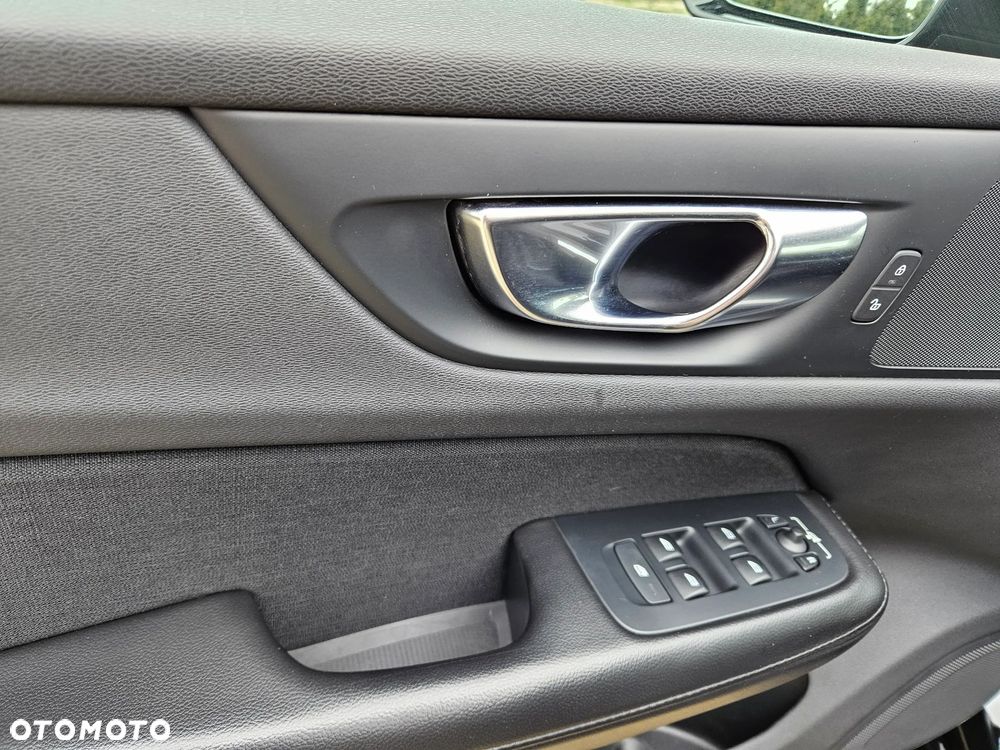 Volvo V60 D4 Momentum Pro - 13