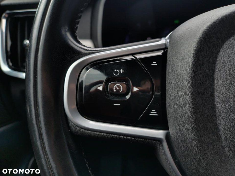 Volvo V90 Cross Country - 20