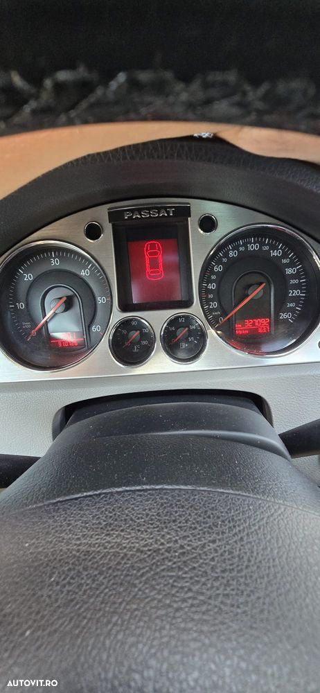 Volkswagen Passat 2.0 TDI 4Motion Individual Chrom - 9