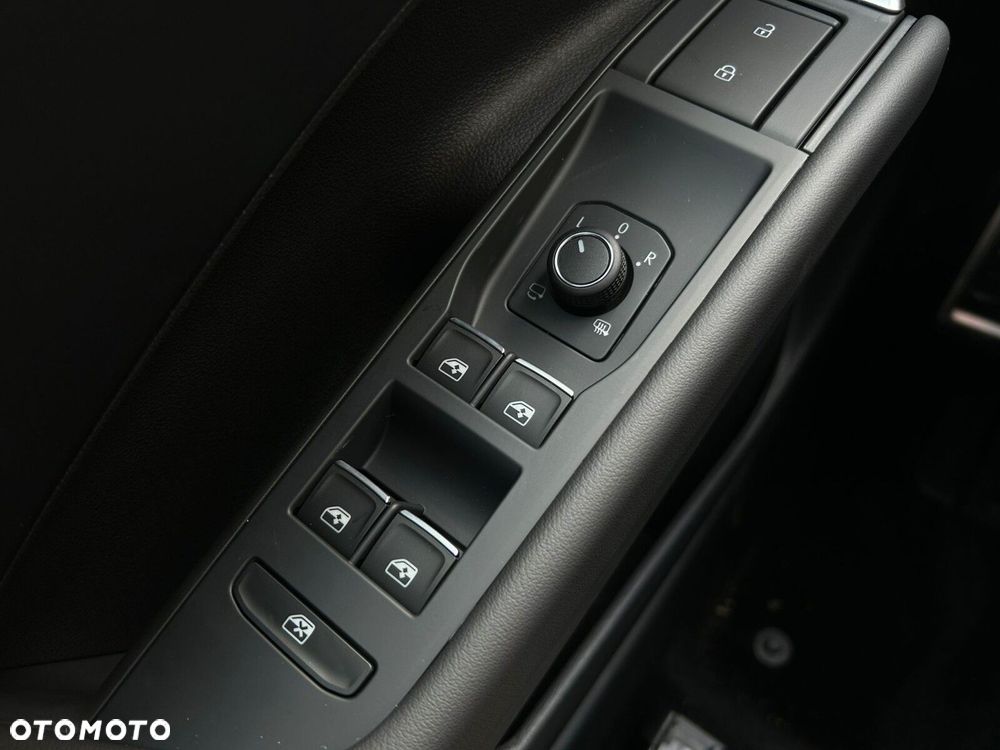 Volkswagen T-Roc - 22