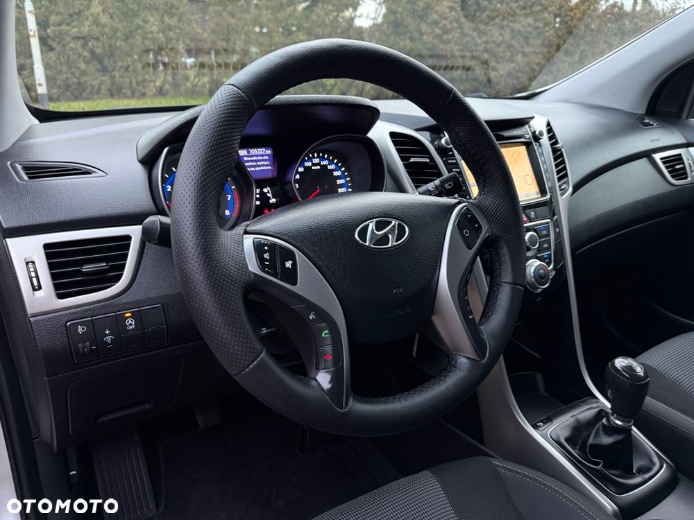 Hyundai i30 1.4 Comfort EU5 - 6