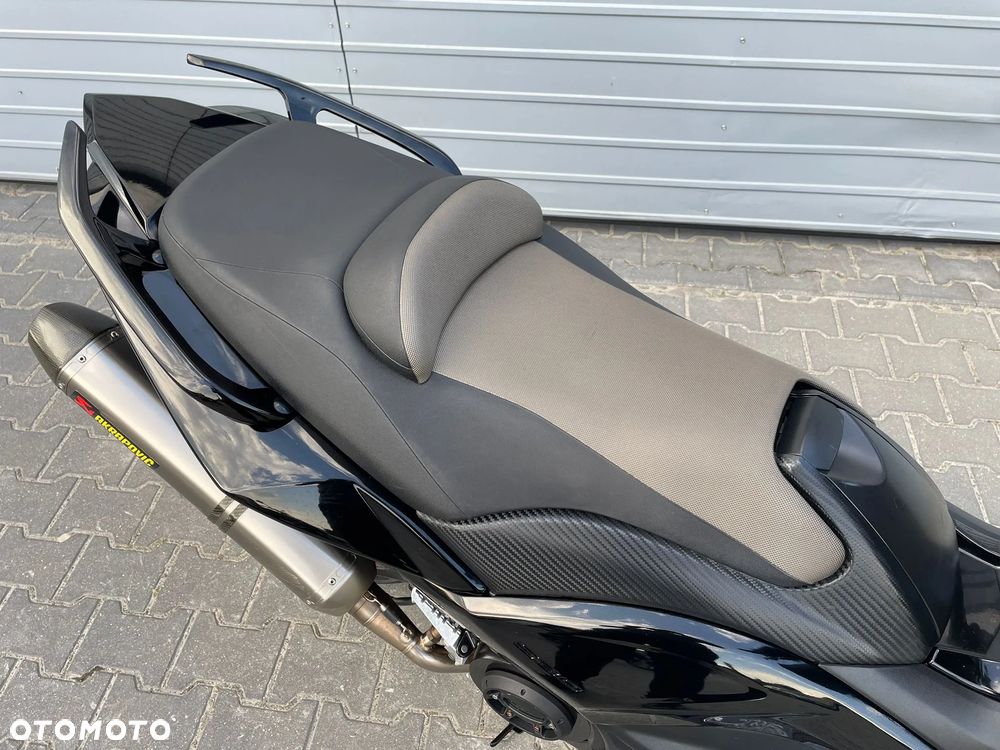 Yamaha Tmax - 16