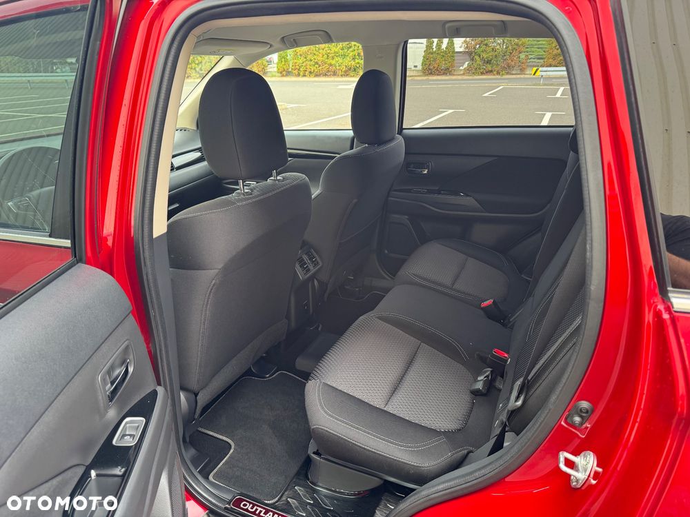 Mitsubishi Outlander - 16