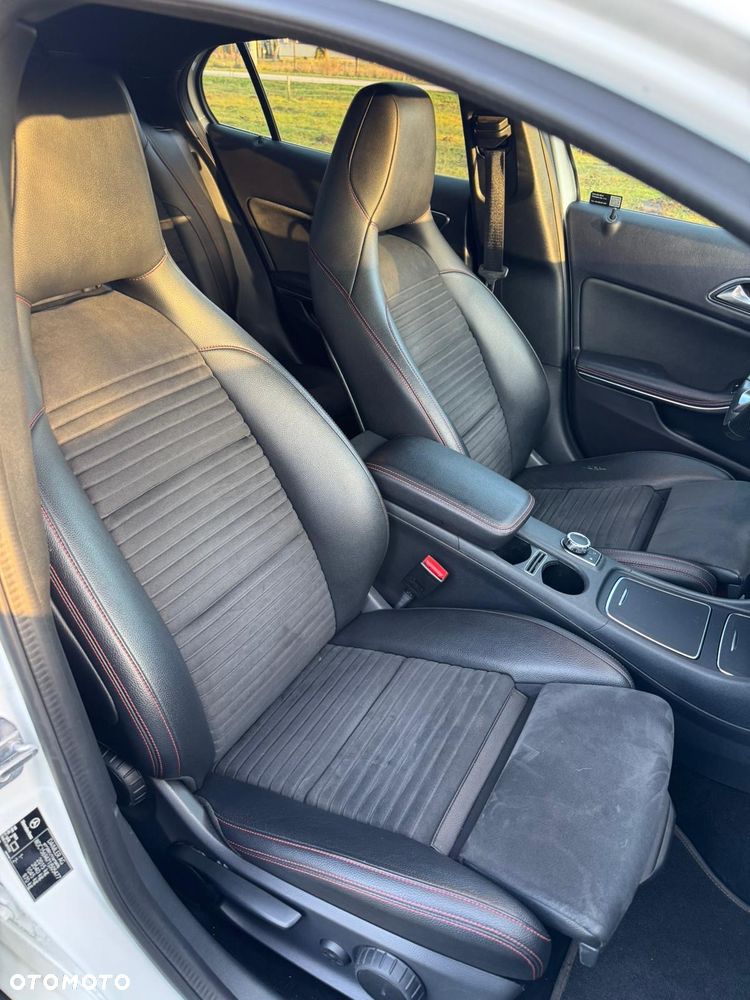 Mercedes-Benz GLA - 14