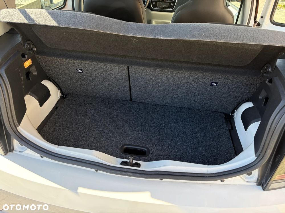 Volkswagen up! 1.0 move - 26