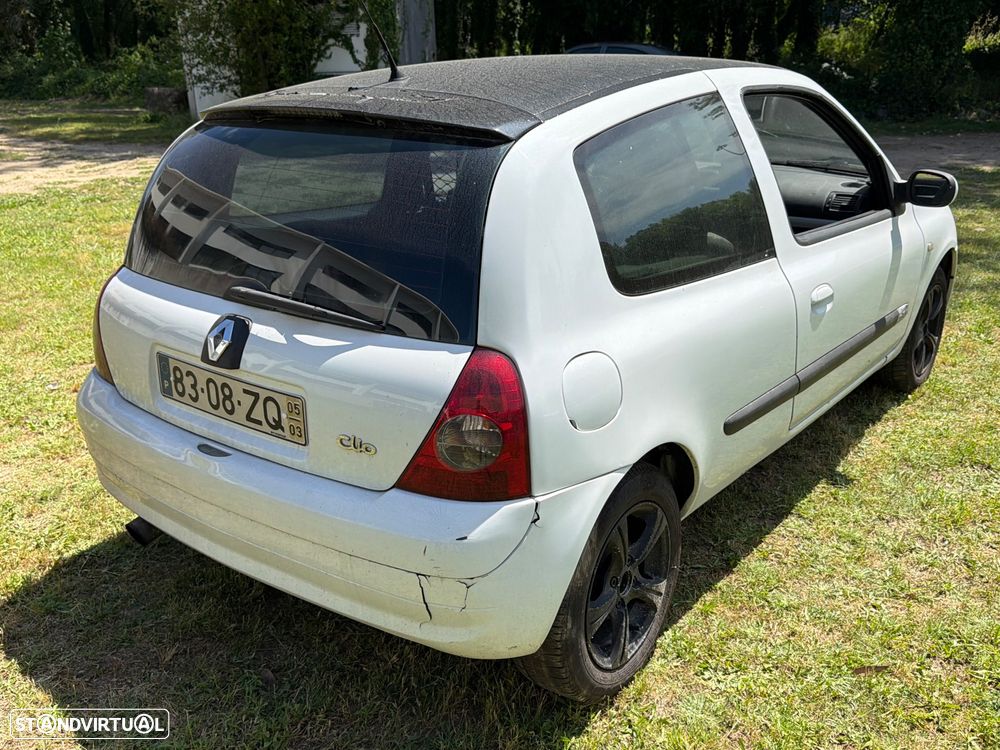 Renault Clio - 41