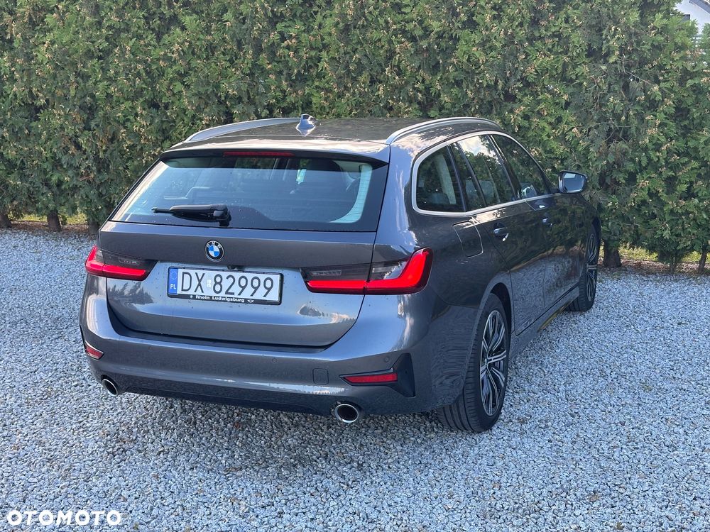 BMW Seria 3 320d Sport Line - 25