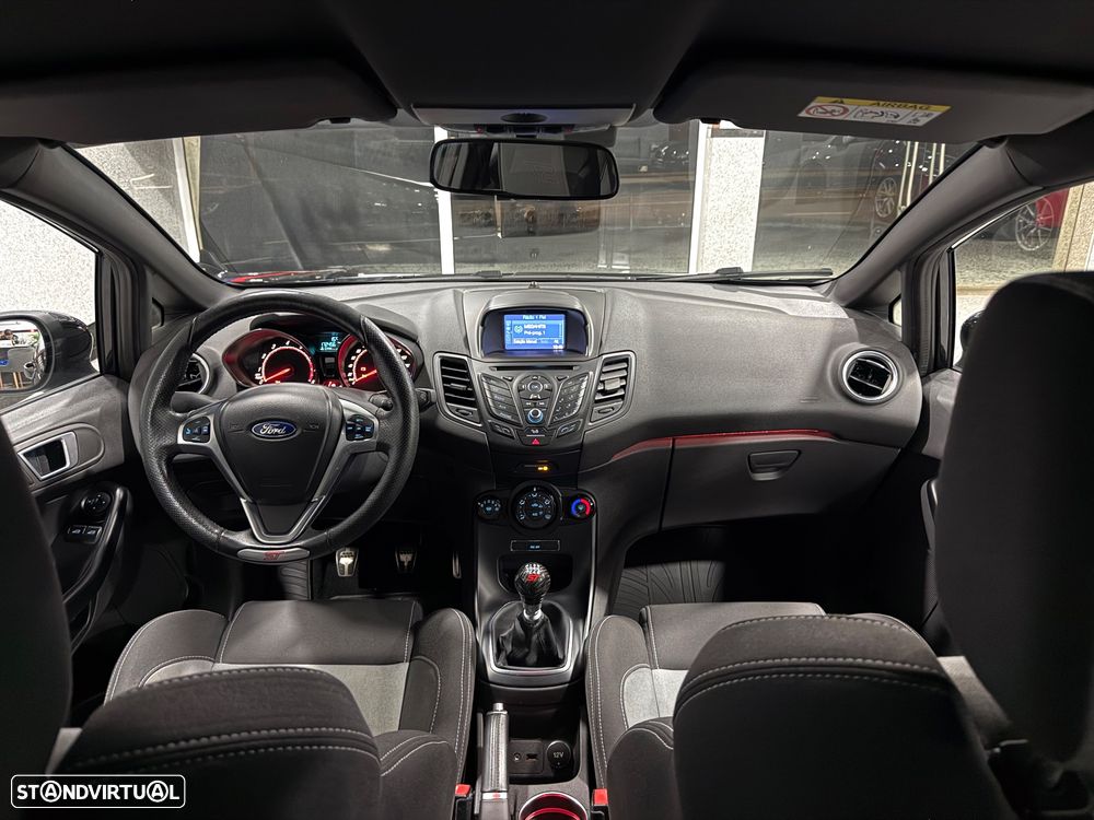 Ford Fiesta 1.6 T ST - 12