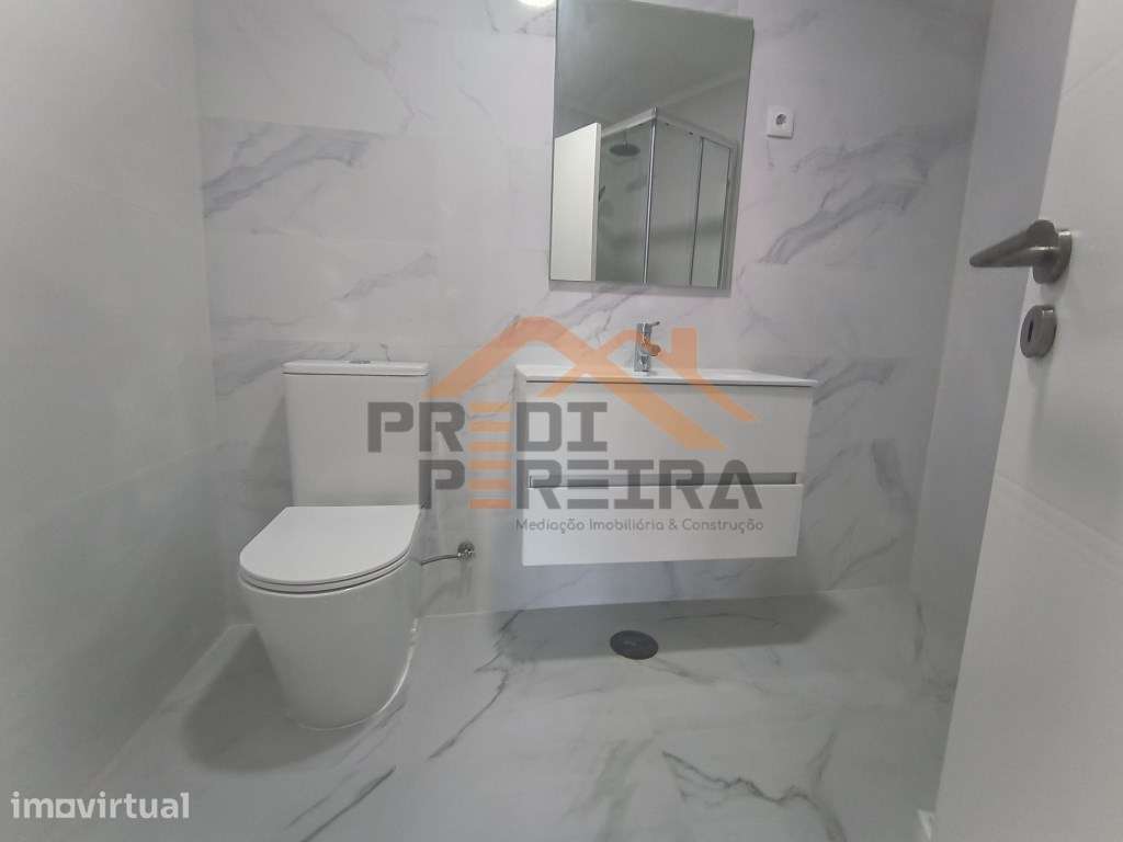 Situado em Odivelas, T3 remodelado. - Grande imagem: 4/25