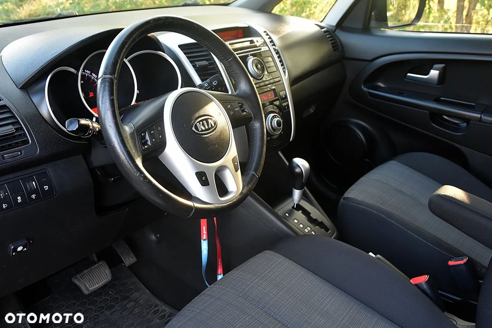 Kia Venga 1.6 L - 16