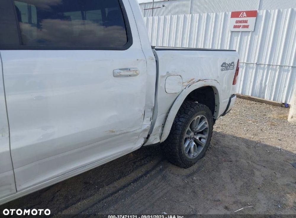 RAM 1500 Crew Cab Shortbed Laramie - 26