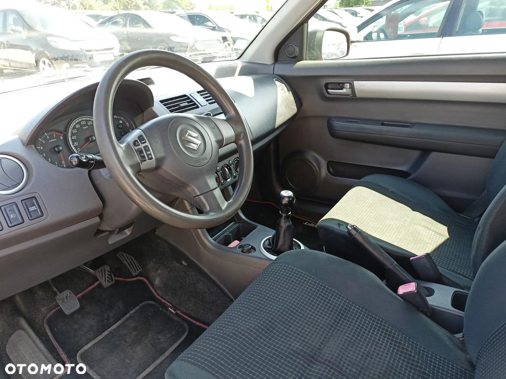 Suzuki Swift - 6