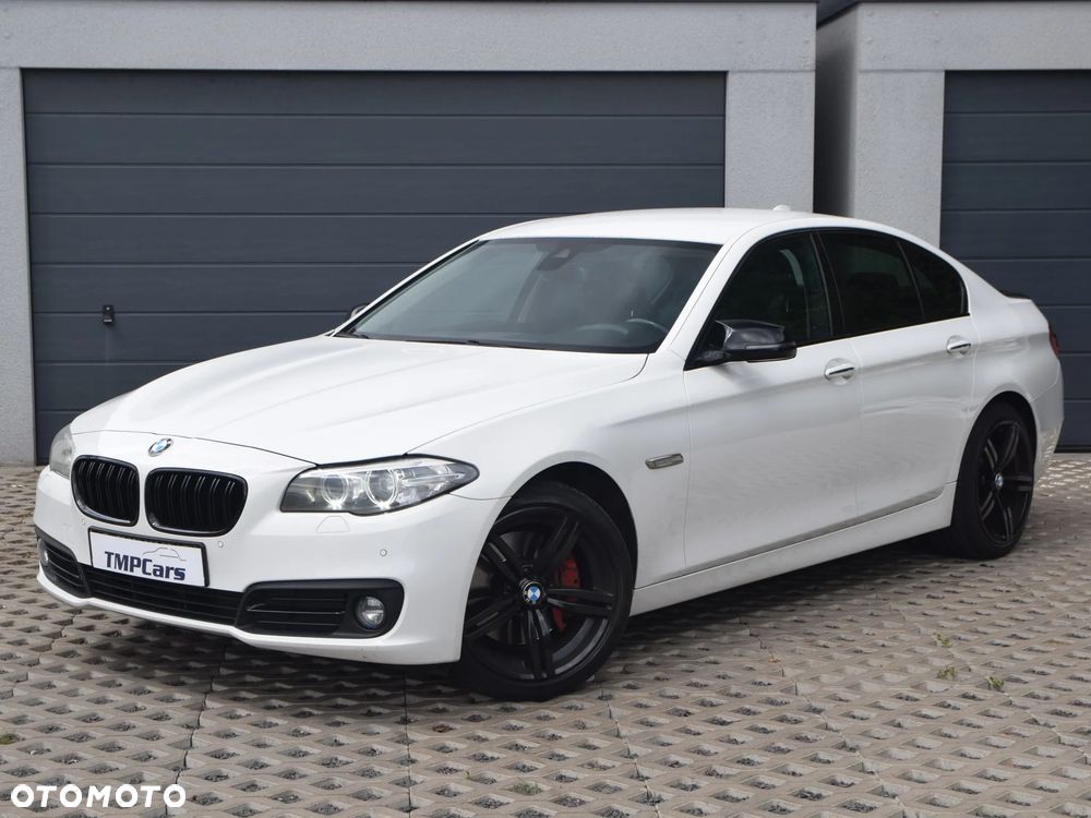 BMW Seria 5 525d xDrive - 13