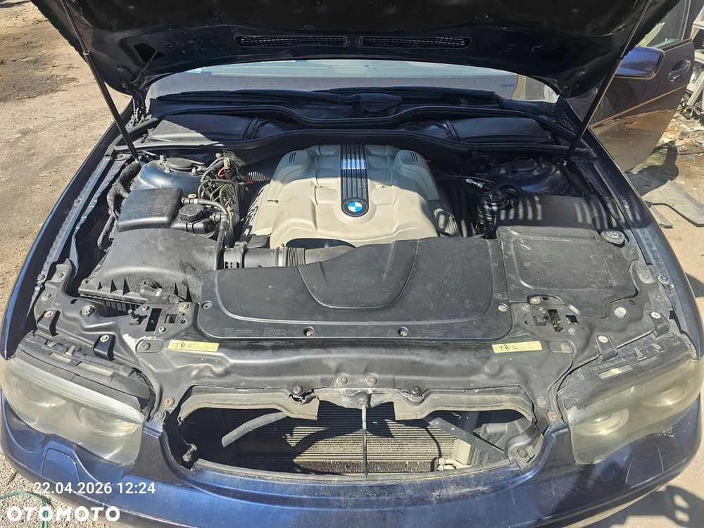 BMW Seria 7 745i - 15