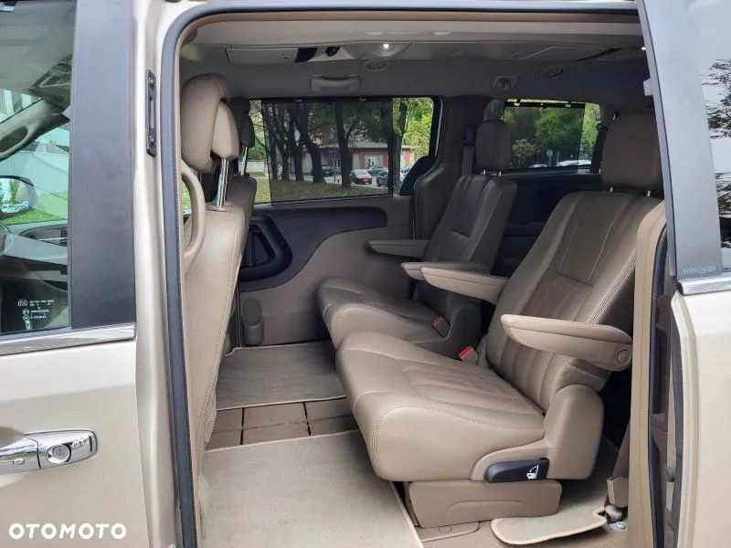 Chrysler Town & Country 3.6 Touring - 21