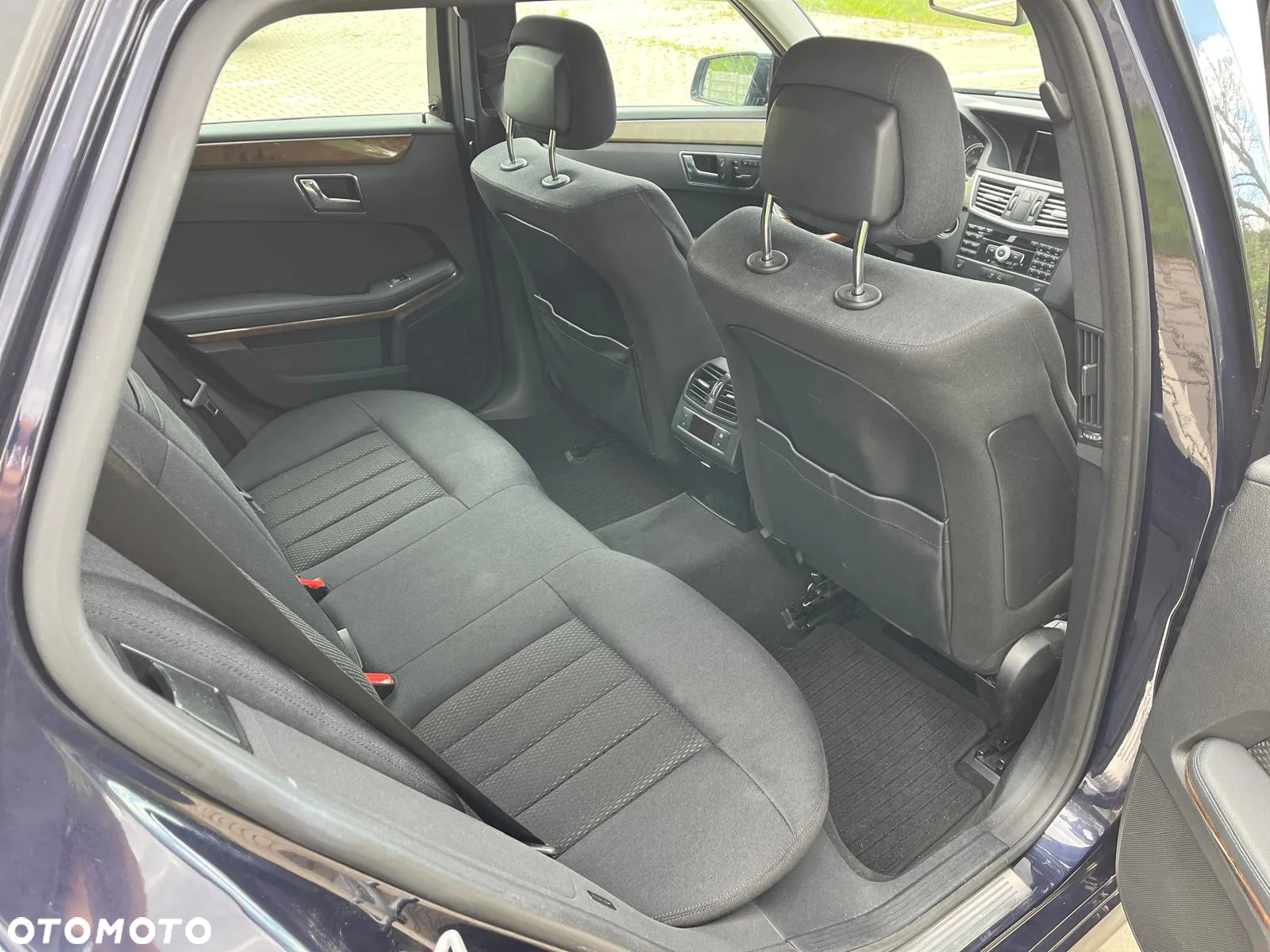 Mercedes-Benz Klasa E 350 T CDI DPF BlueEFFICIENCY 7G-TRONIC Elegance - 8