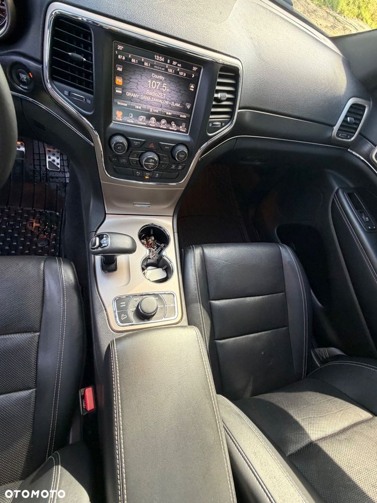 Jeep Grand Cherokee - 12