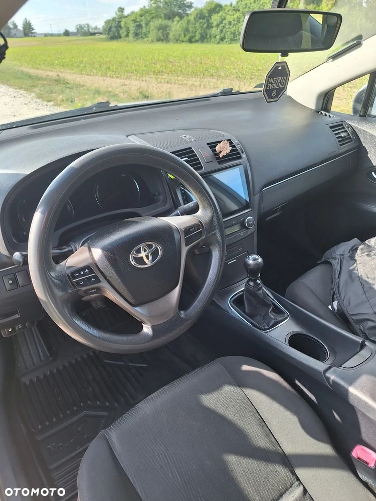 Toyota Avensis 1.8 Luna - 9