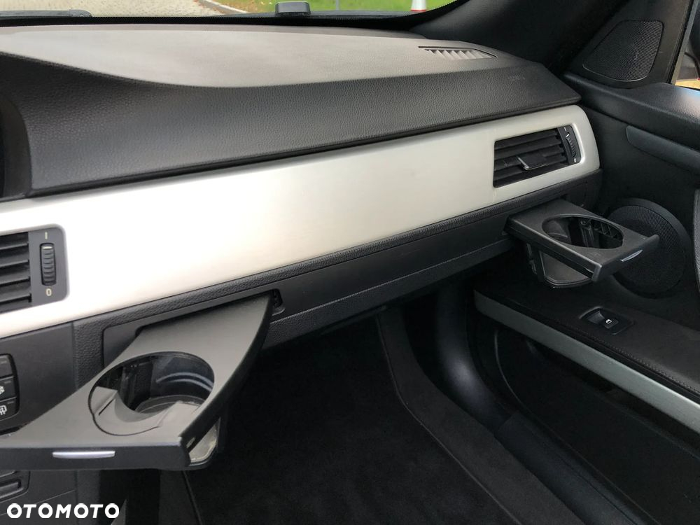 BMW Seria 3 330i Cabrio - 16