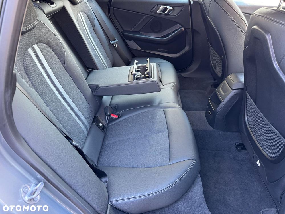 BMW Seria 2 220i Advantage sport - 38
