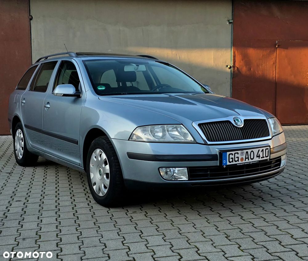 Skoda Octavia 1.6 Combi - 23