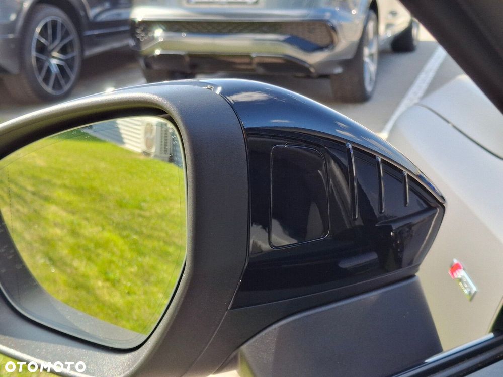 Audi Q3 Sportback - 16