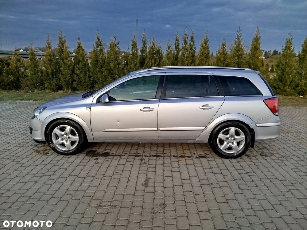 Opel Astra 1.9 CDTI Cosmo - 3