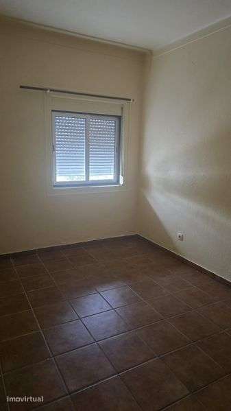 Arrendamento de apartamento T2  em Rossio ao Sul do Tejo - Grande imagem: 2/8