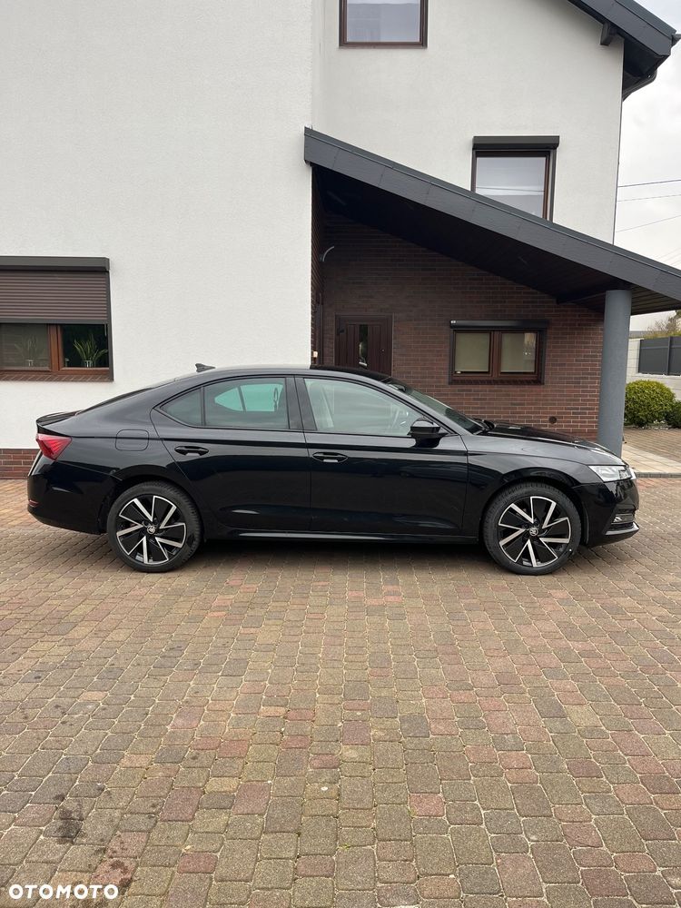 Skoda Octavia 1.4 TSI DSG Clever - 4