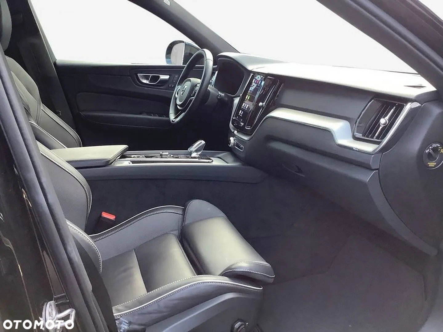 Volvo XC 60 B5 B AWD Plus Black Edition - 8