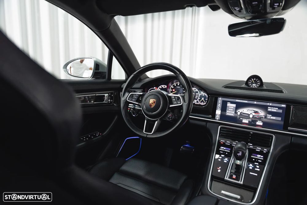Porsche Panamera Sport Turismo 4 E-Hybrid Edition 10 Anos - 52