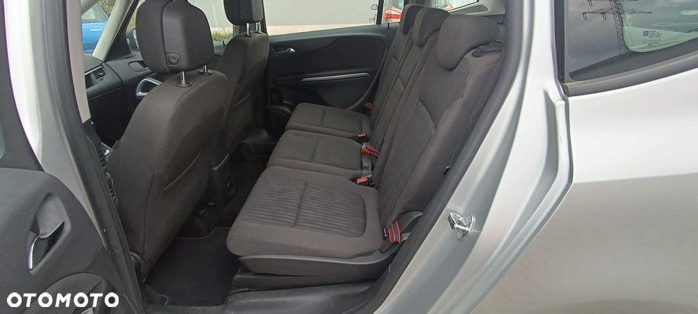 Opel Zafira - 26