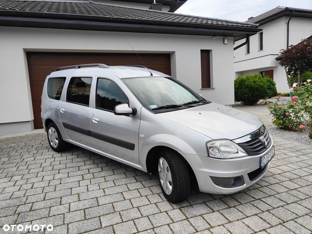 Dacia Logan 1.6 16V Laureate - 1