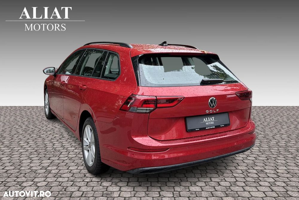 Volkswagen Golf - 8