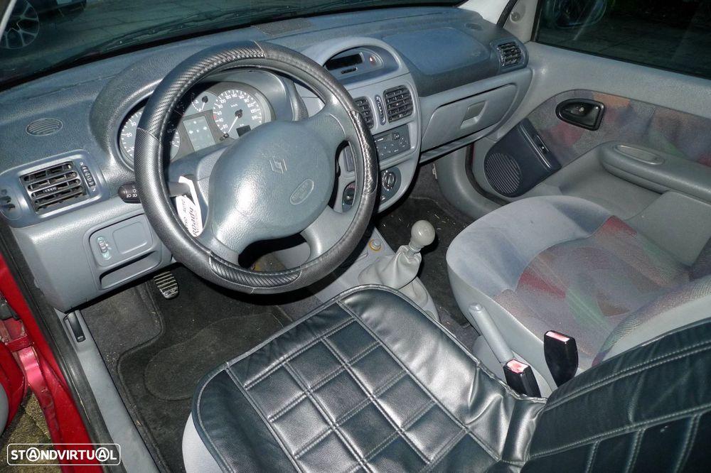 Renault Clio 1.2 RT - 15