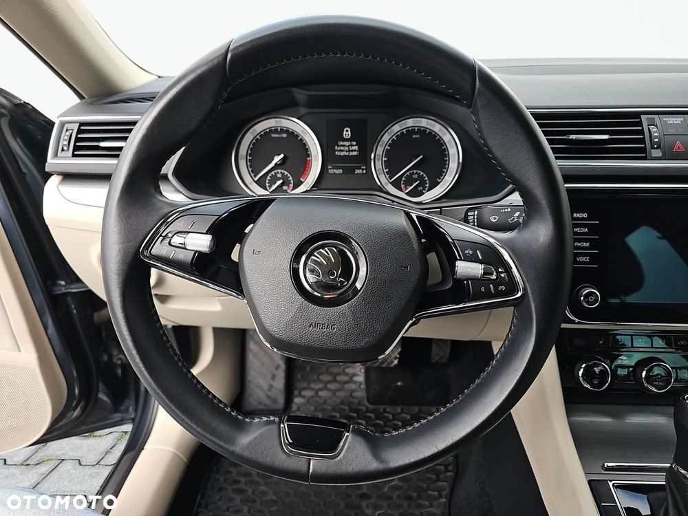 Skoda Superb 2.0 TDI SCR Style DSG - 24