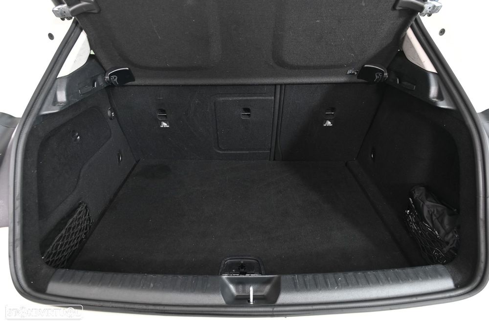 Mercedes-Benz GLA 180 d AMG Line - 9