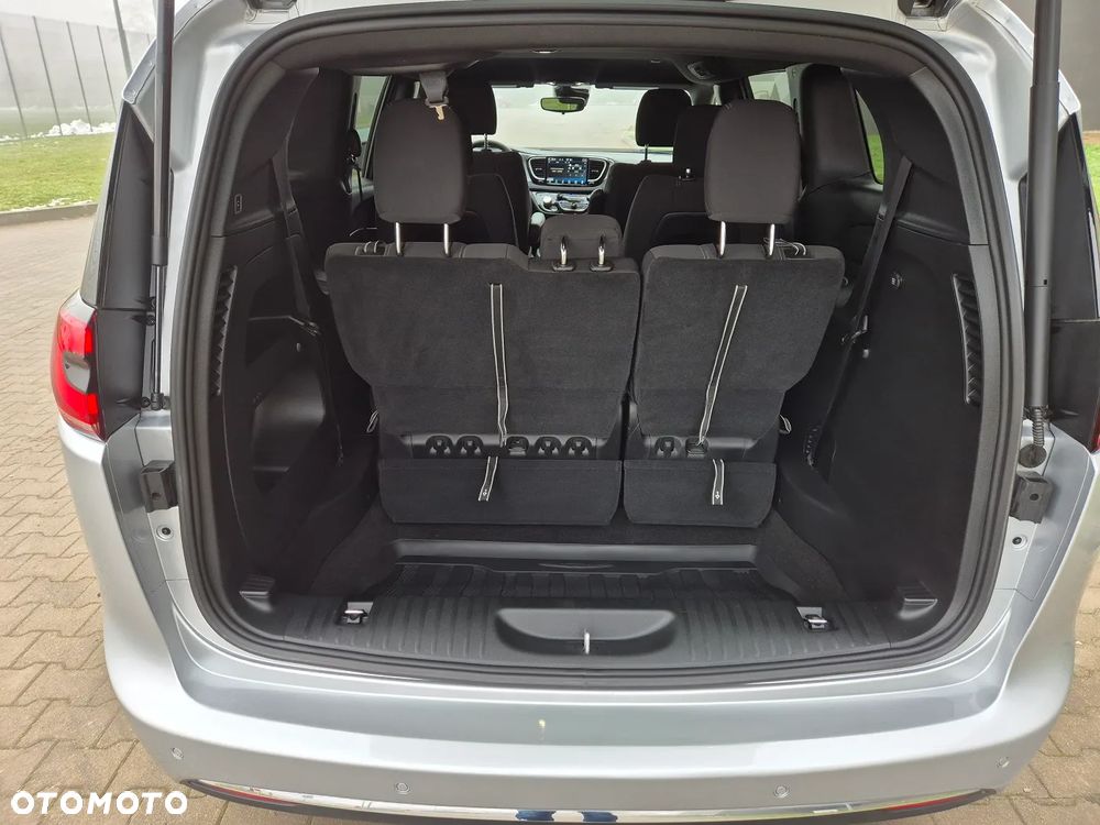 Chrysler Pacifica - 20