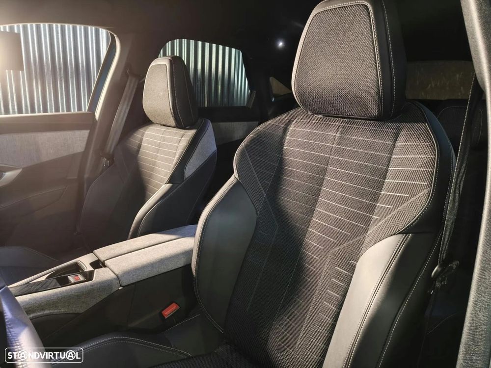 Peugeot E-3008 73 kWh Allure - 23