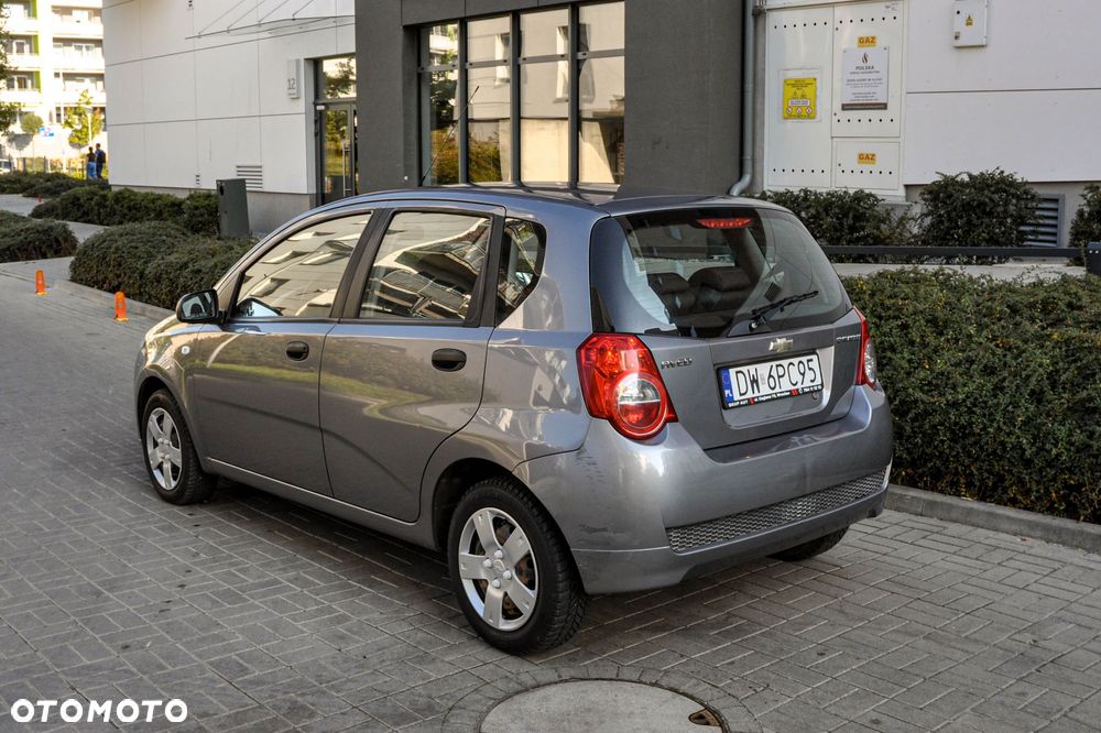 Chevrolet Aveo 2011 photo 3