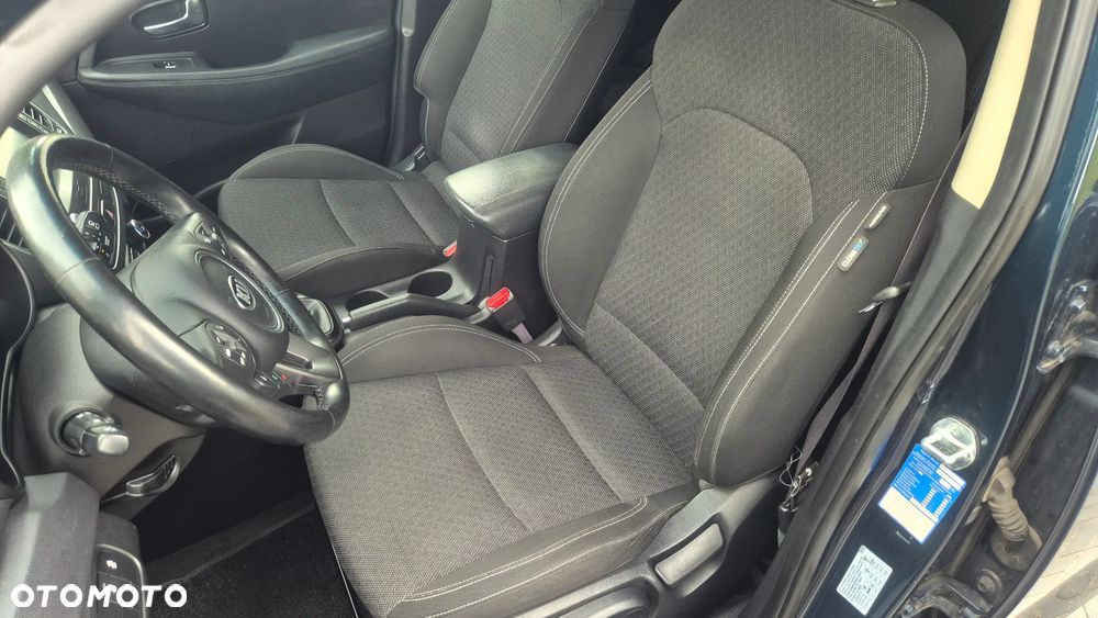 Kia Carens 1.6 GDI Dream Team Edition - 13